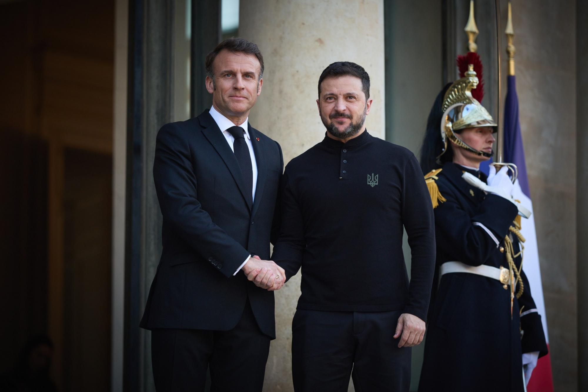 Зеленський прибув до Єлисейського палацу на зустріч із Макроном